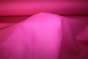 Let pink uld med tern