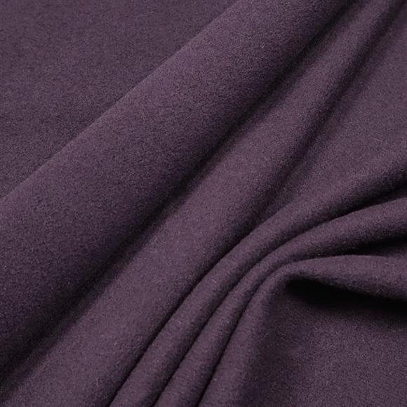 Brombærfarvet frakkeuld med kashmir