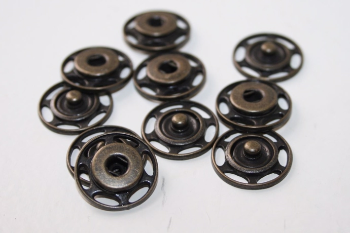 15 mm. trykknap