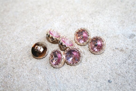 12 mm. øjeknap med rosa krystal