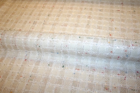 Hvid ternet uld bouclé stof