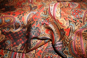 Uldblanding med paisley print