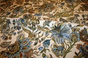 100% hør stof med orientalsk print i grønne og blå nuancer