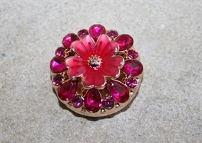 Stor fuchsia kløver knap i guldfatning