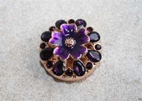 Stor violet kløver knap i guldfatning
