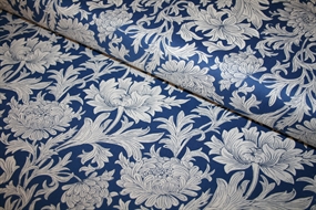 William Morris stof 'Chrysanthemum Tonal Blue'