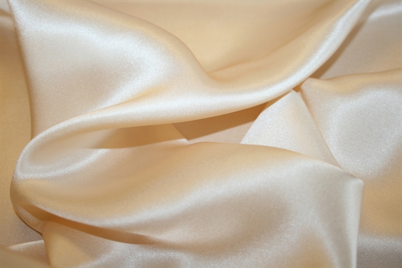 Champagnefarvet silke satin