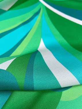 Strukturvævet silke stof med retro-inspireret print