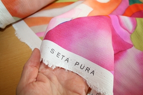 Silke stof med modeprint