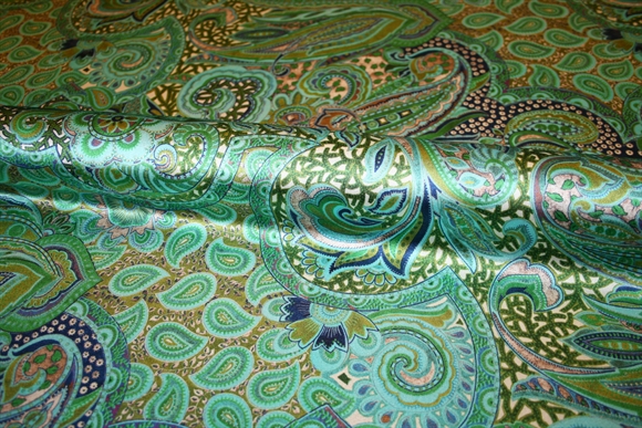 Silkestretch med paisley mønster i grøn
