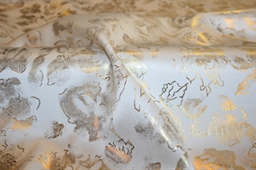 Silke satin med guldprint