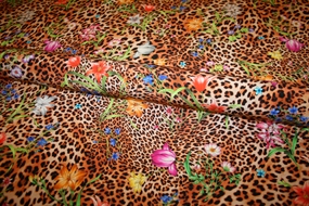 Deadstock silke med leopard -og blomsterprint
