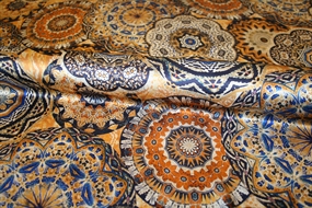 Satinvævet silke stof med orientalsk print