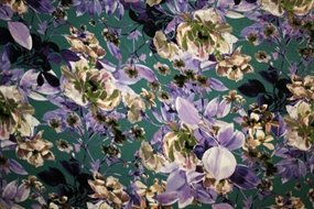 Lilla og grøn blomstret velour