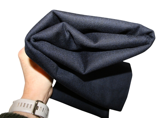 Stofrest 1,3 m. blåsort uld UA652