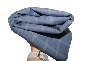 Stofrest 1,7 m. støvet blå ternet uld