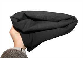 Stofrest 1,75 m. sort bæk og bølge uld