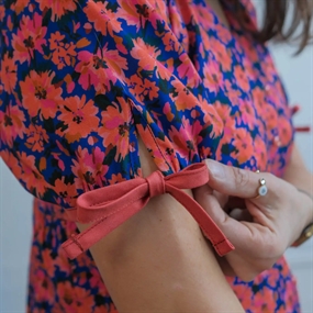 Snitmønster til bluse med pufærmer \'Florie\'