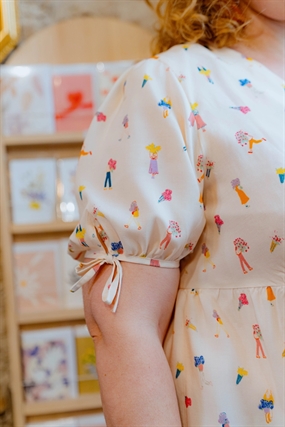 Snitmønster til bluse med pufærmer \'Florie\'