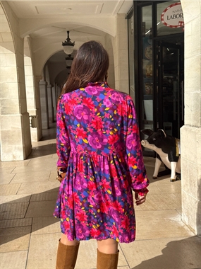 Symønster til skjortebluse og kjole med flæsedetaljer