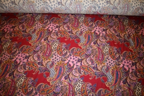 Uld -og silkeblanding stof med paisley print