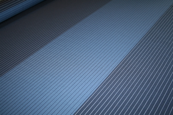 Uld stof med striber i blå nuancer