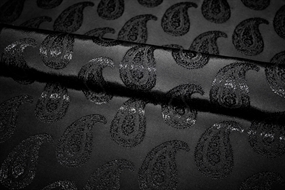 Jacquardvævet viskose med paisley mønster