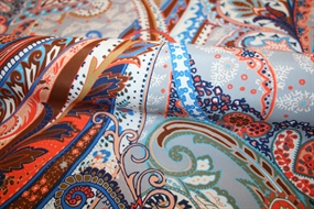 Viskose med paisley print på grå bund