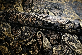 Sort velour med guld/sølv tryk