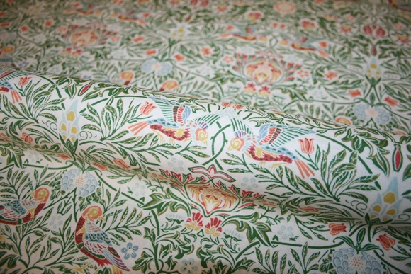 William Morris stof \'Bird Boughsgreen\'