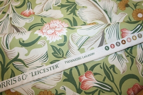William Morris bomulds stof \'Leicester Olive\'