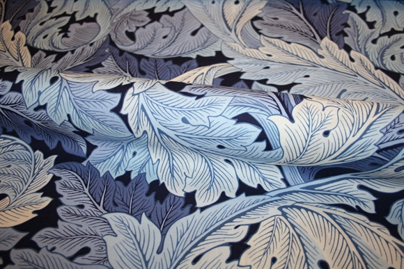 William Morris stof \'Large Acanthus Blue\'